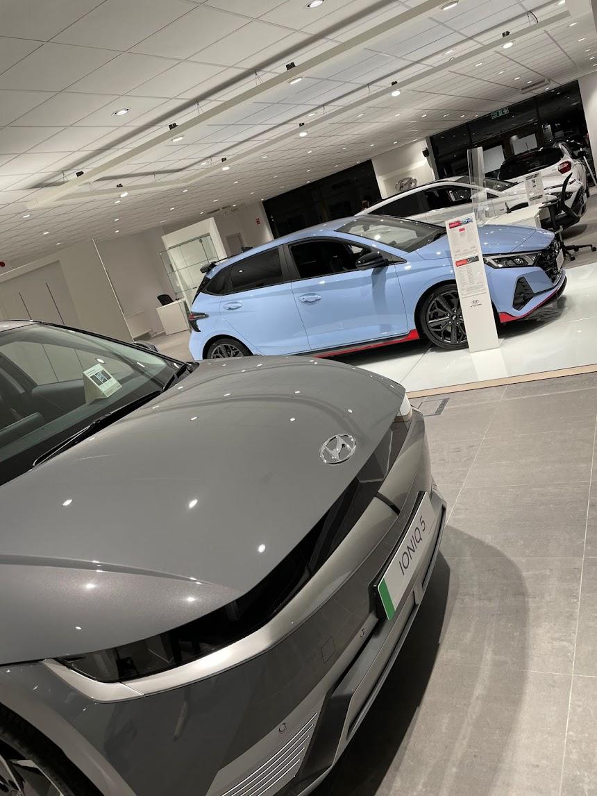 Devonshire Motors showroom, Braunton Road, Barnstaple